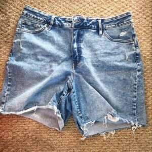 Ava & Viv frayed Bermuda jeans